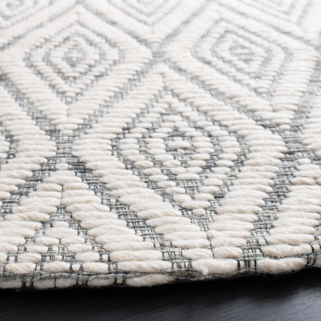 Safavieh Marbella Mrb308G Dark Grey/Ivory Rug.