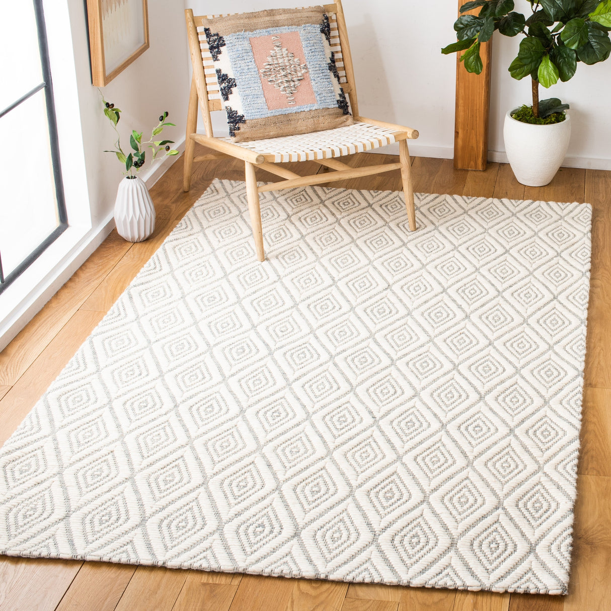 Safavieh Marbella Mrb308L Light Blue/Ivory Rug.