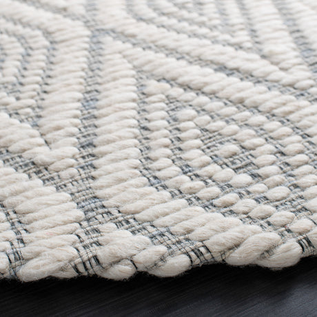 Safavieh Marbella Mrb308L Light Blue/Ivory Rug.