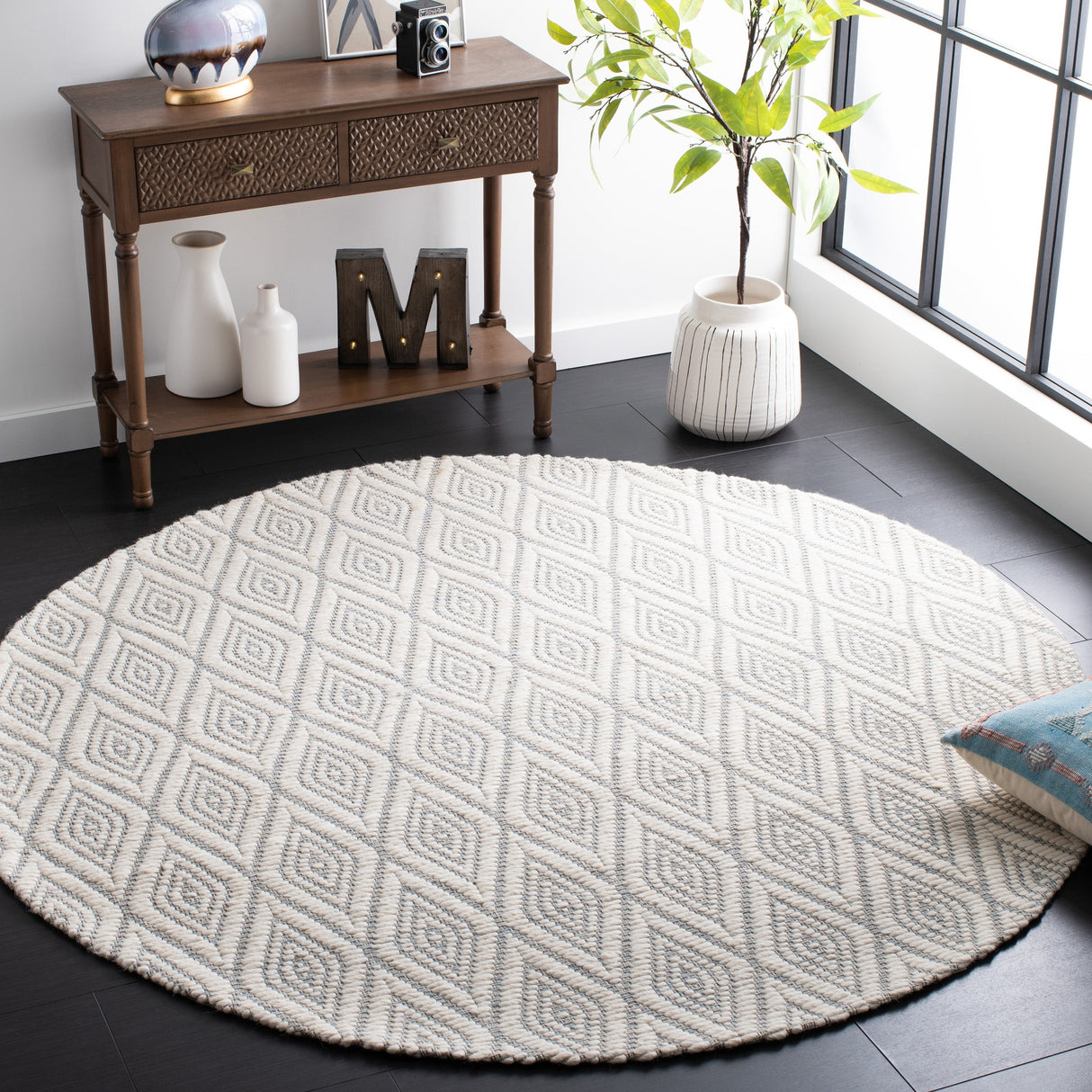 Safavieh Marbella Mrb308L Light Blue/Ivory Rug.
