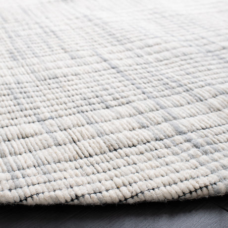 Safavieh Marbella Mrb309F Light Grey/Beige Rug.