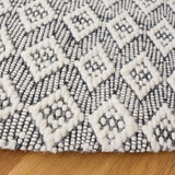Safavieh Marbella Mrb310A Ivory/Black Rug.