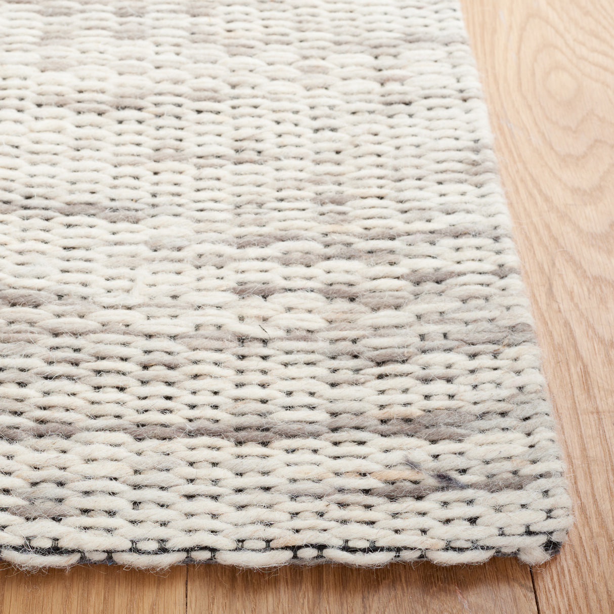 Safavieh Marbella Mrb311F Grey/Beige Rug.