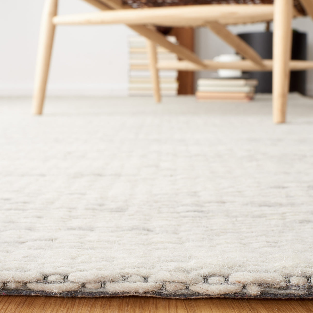 Safavieh Marbella Mrb311G Light Grey Rug.