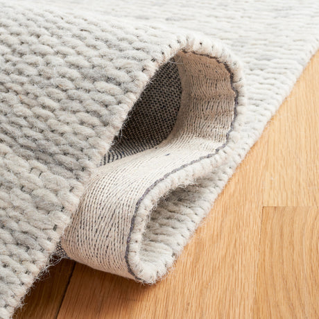 Safavieh Marbella Mrb311G Light Grey Rug.