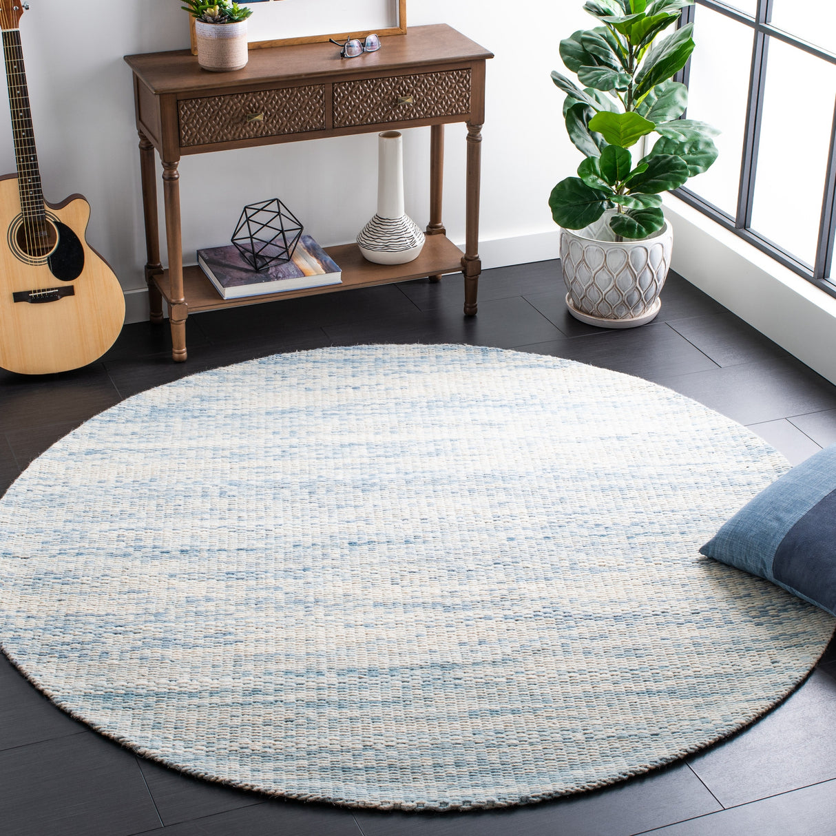 Safavieh Marbella Mrb311L Blue/Ivory Rug.