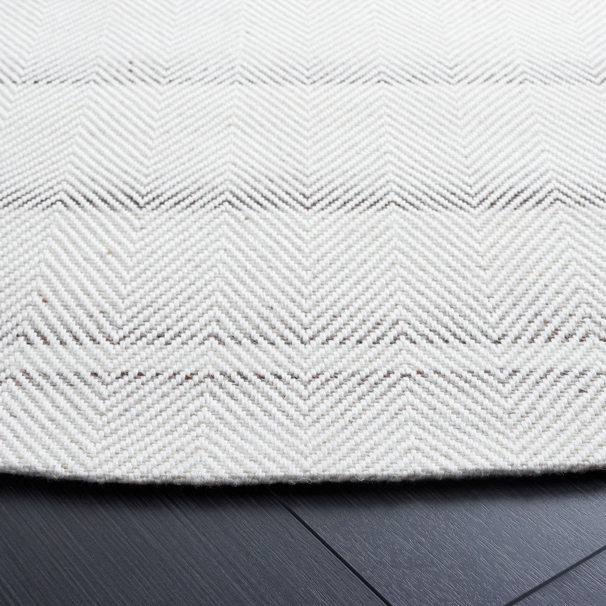 Safavieh Marbella Mrb313F Grey/Ivory Rug.