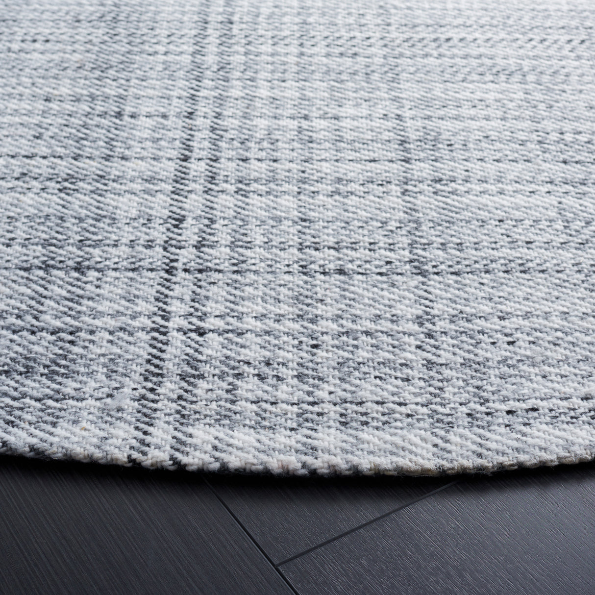 Safavieh Marbella Mrb315F Grey/Ivory Rug.