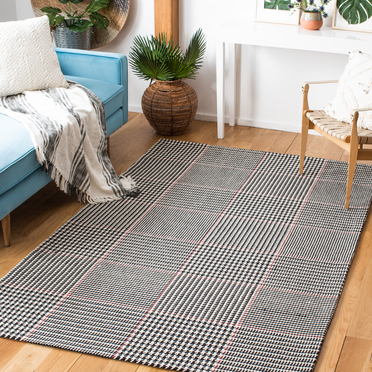 Safavieh Marbella Mrb318Z Black/Ivory Rug.