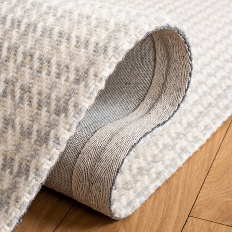 Safavieh Marbella Mrb319G Grey/Ivory Rug.