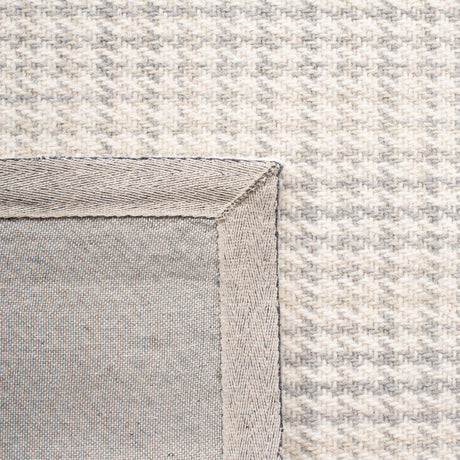 Safavieh Marbella Mrb319G Grey/Ivory Rug.