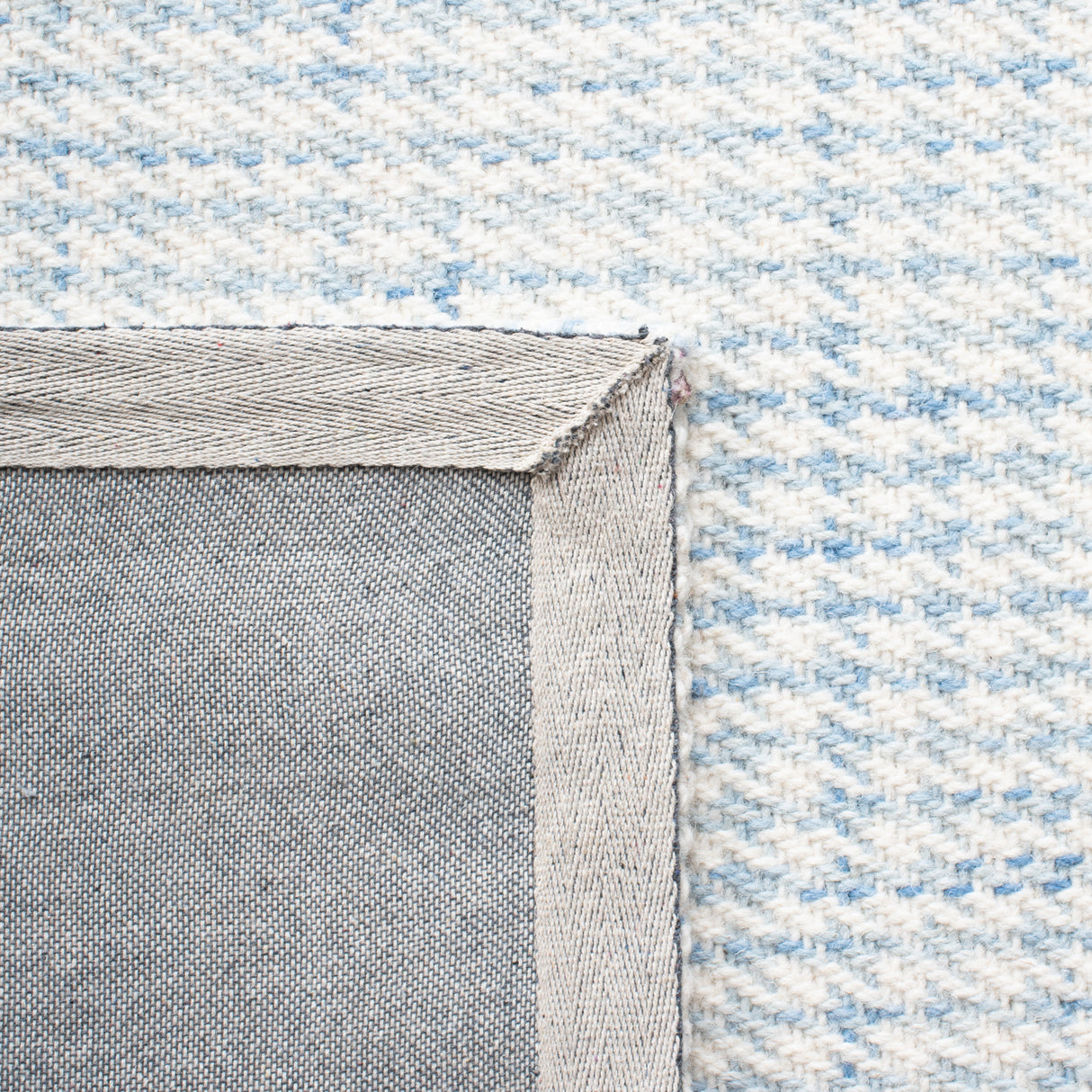 Safavieh Marbella Mrb319M Blue/Ivory Rug.