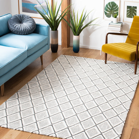 Safavieh Marbella Mrb321A Ivory/Black Rug.