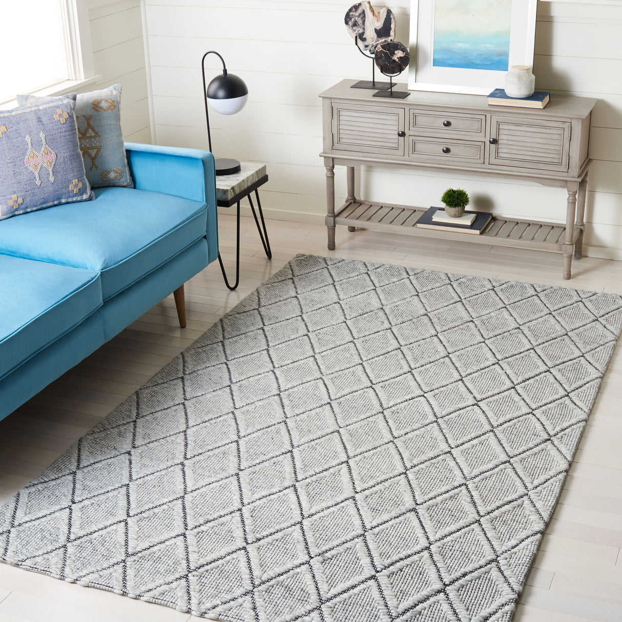 Safavieh Marbella Mrb321F Light Grey/Black Rug.