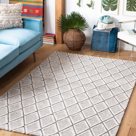 Safavieh Marbella Mrb321G Silver/Black Rug.