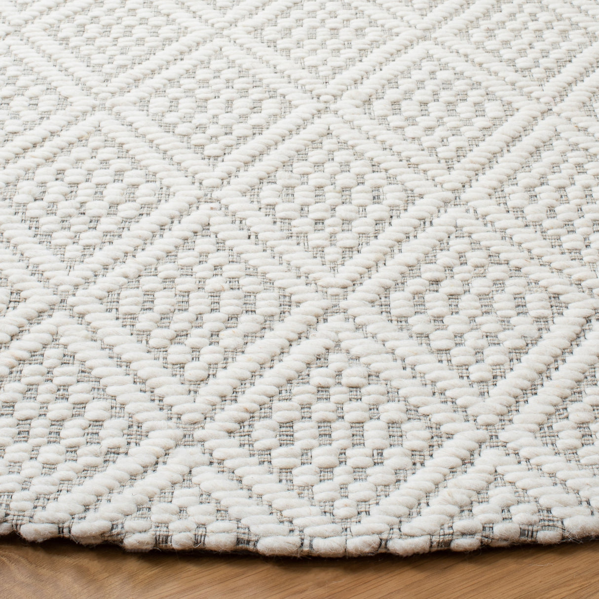 Safavieh Marbella Mrb394A Ivory Rugs.
