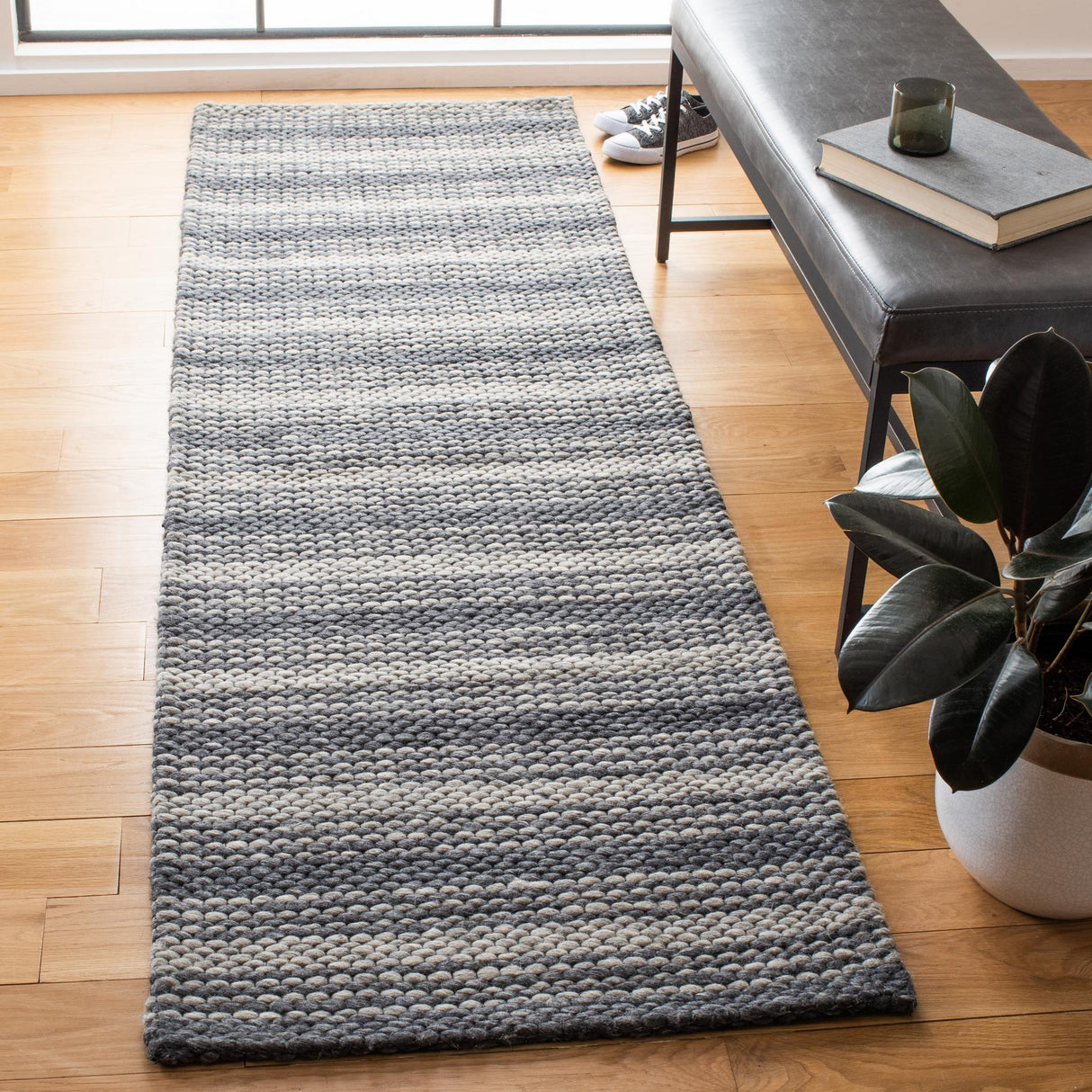 Safavieh Marbella Mrb522H Grey/Chocolate Rugs.