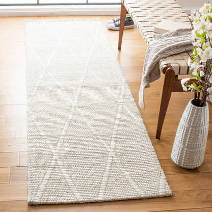 Safavieh Marbella Mrb524A Ivory Area Rug