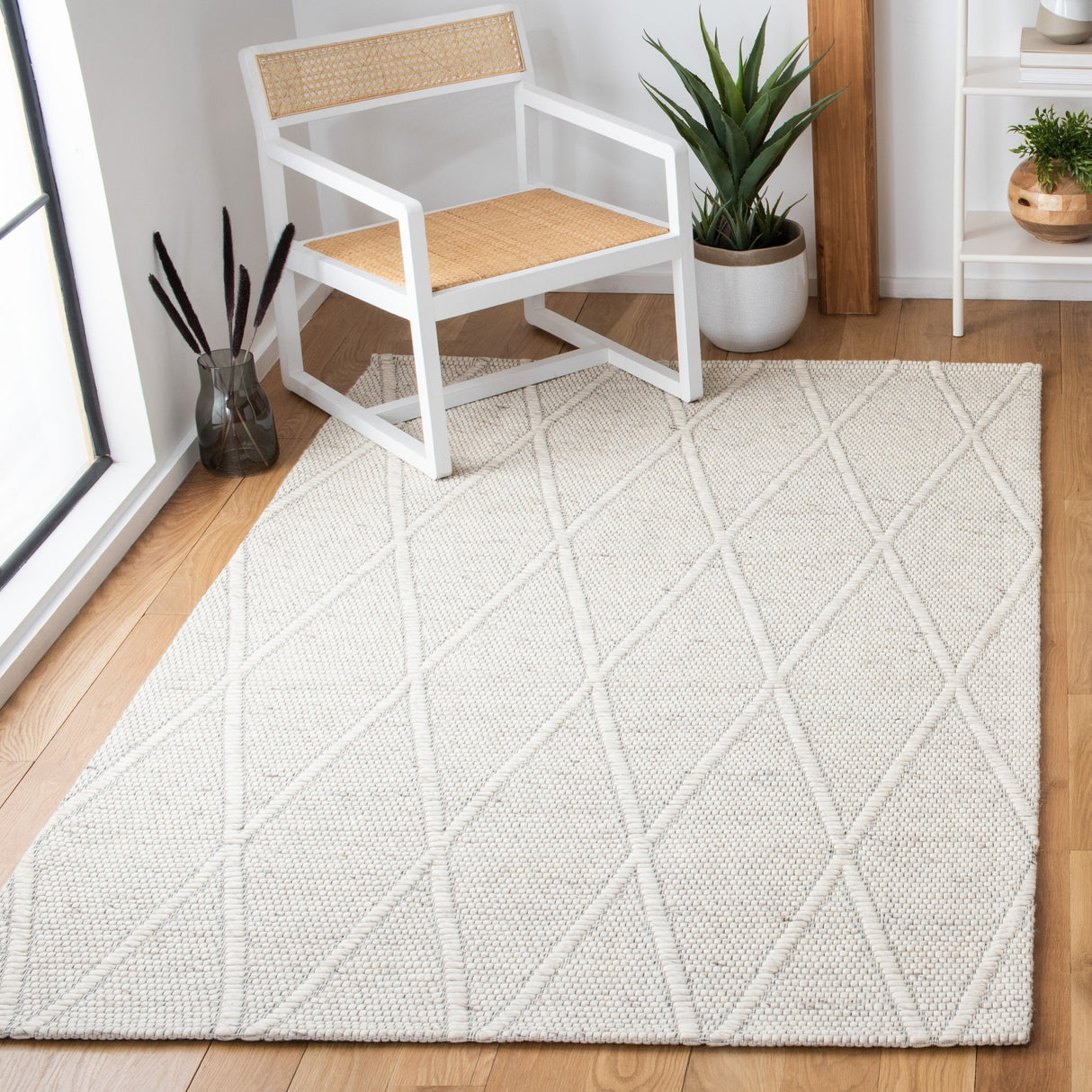 Safavieh Marbella Mrb524A Ivory Rugs.