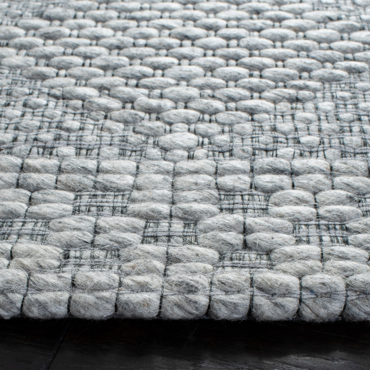 Safavieh Marbella Mrb552G Silver/Grey Rugs.