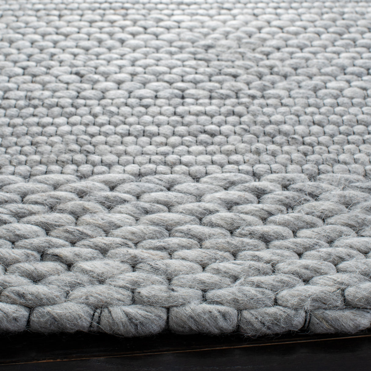Safavieh Marbella Mrb556G Silver/Grey Rugs.