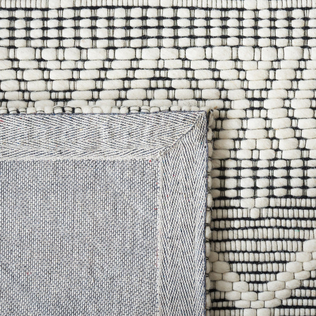 Safavieh Marbella Mrb751A Ivory/Black Rug.