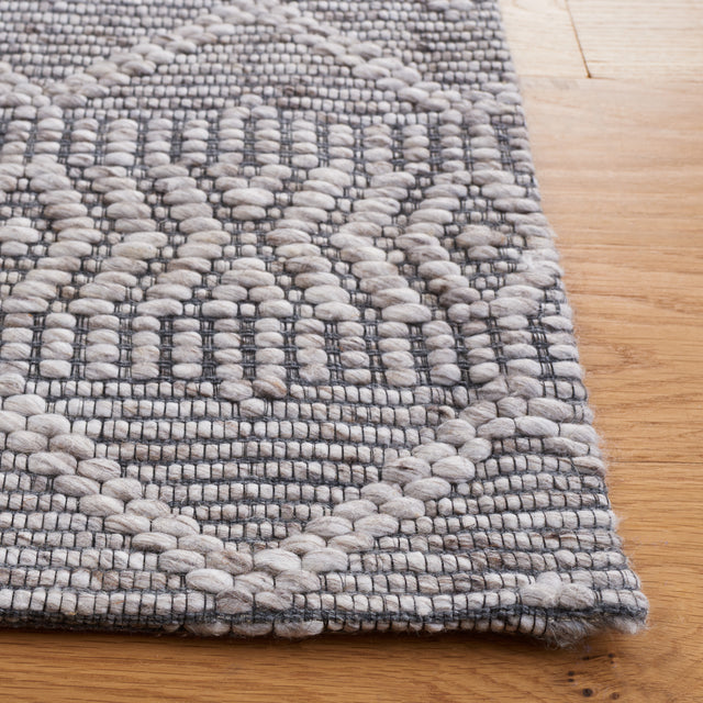 Safavieh Marbella Mrb751F Grey Rug.