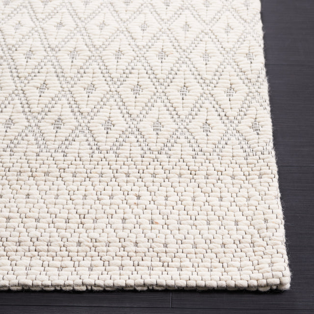Safavieh Marbella Mrb752A Ivory/Black Rug.