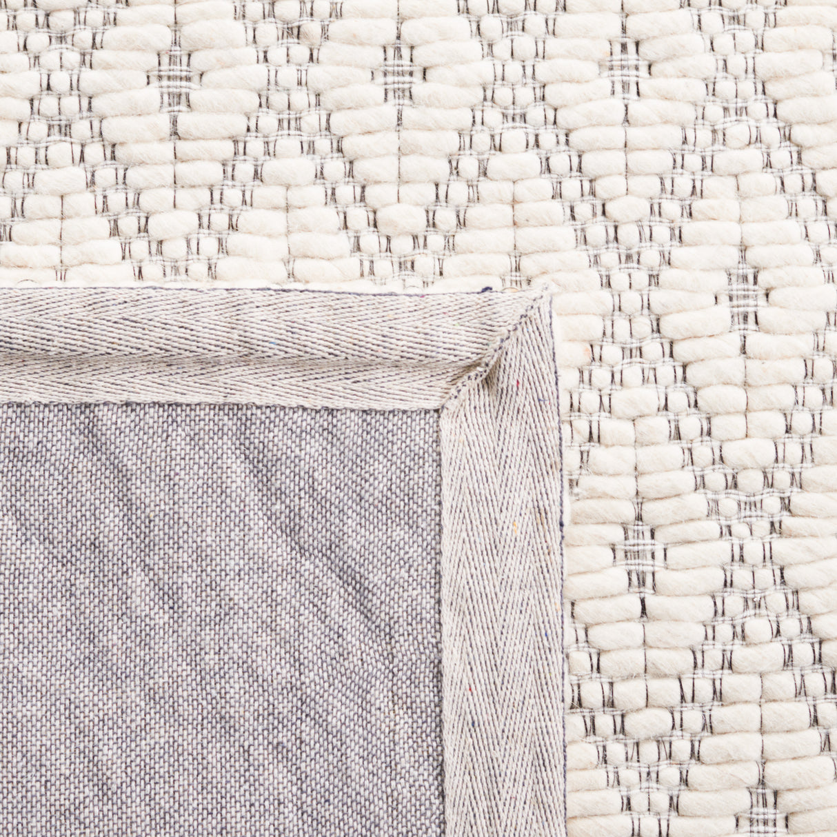 Safavieh Marbella Mrb752A Ivory/Black Rug.