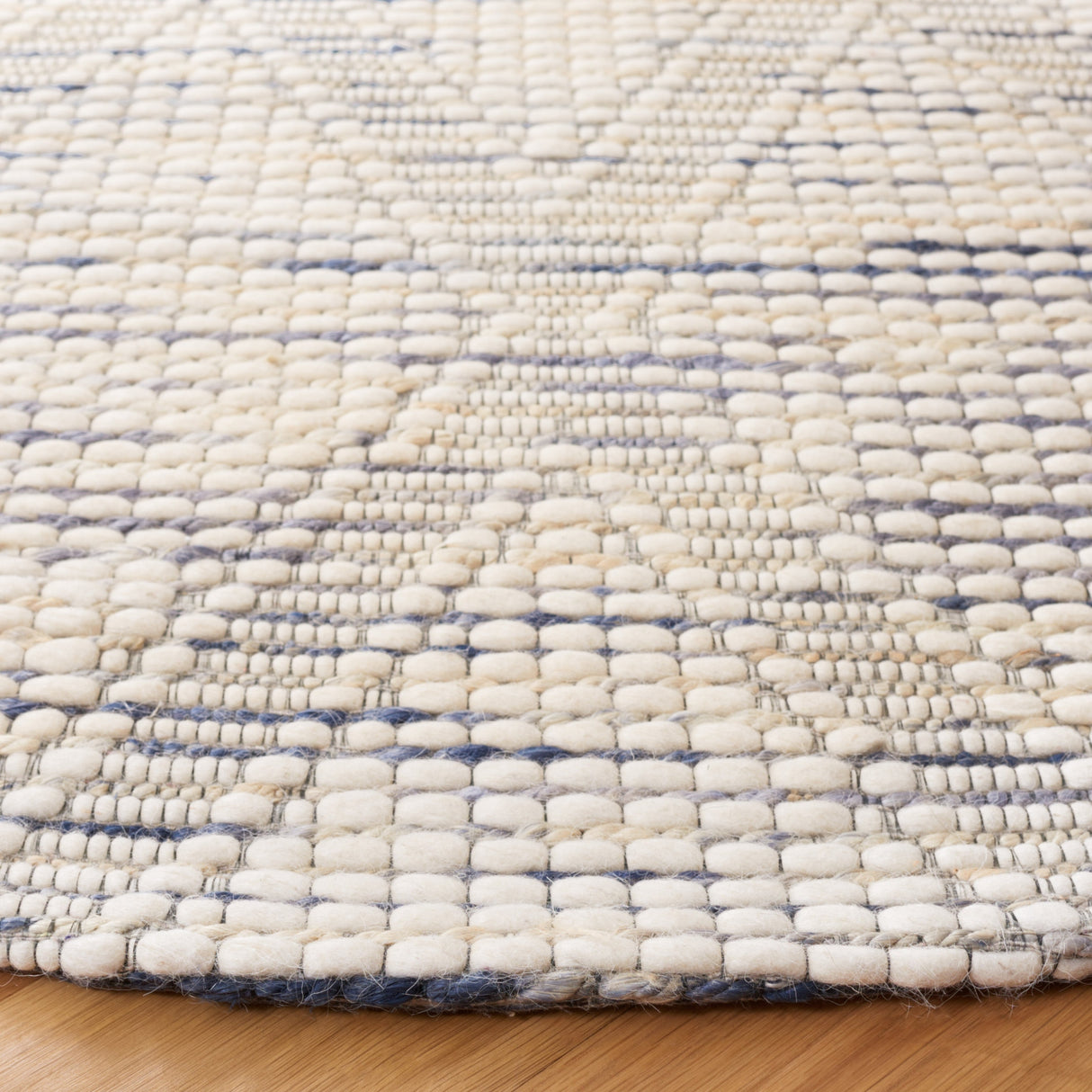 Safavieh Marbella Mrb901M Ivory/Blue Rug.