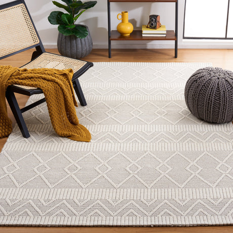 Safavieh Marbella Mrb908A Ivory/Beige Rug.