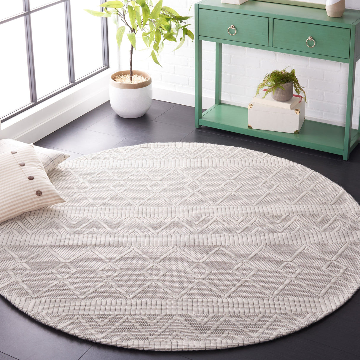 Safavieh Marbella Mrb908A Ivory/Beige Rug.
