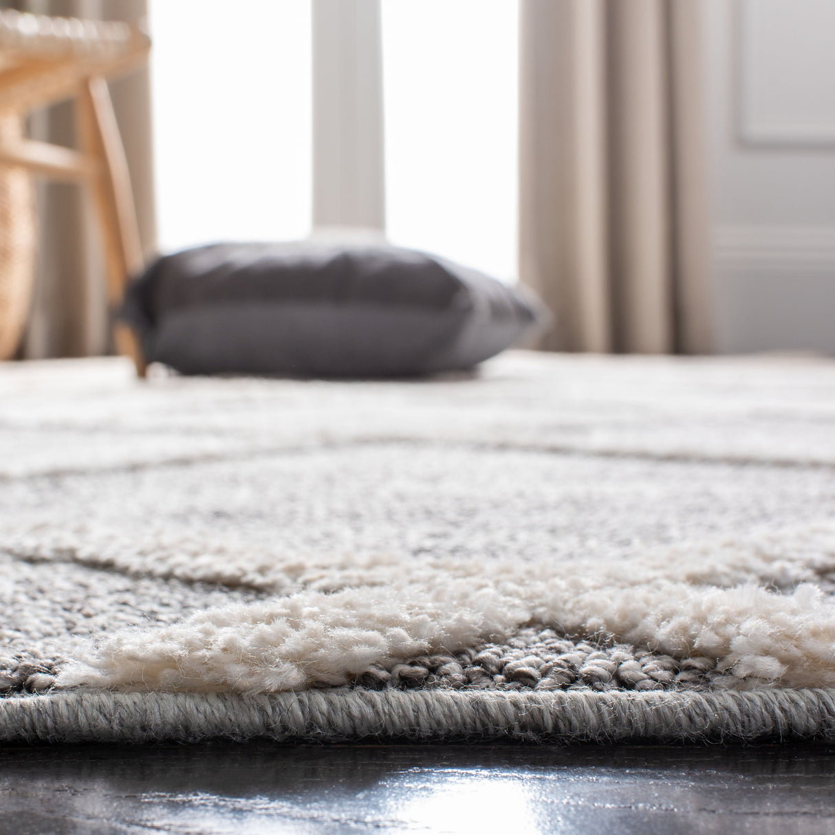 Safavieh Martha Stewart Msr0720A White/Light Grey Rugs.