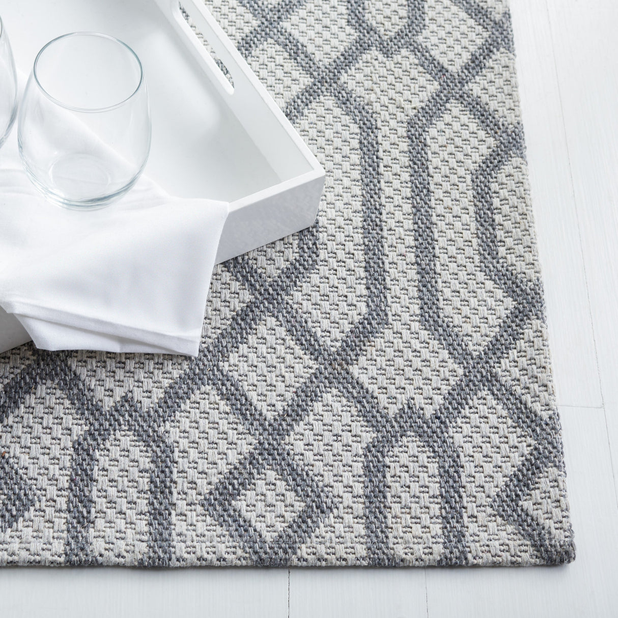 Safavieh Martha Stewart Msr421G Silver/Grey Rugs.