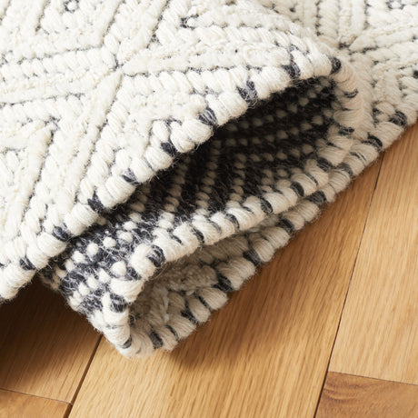 Safavieh Martha Stewart Msr9605A Ivory Rug.
