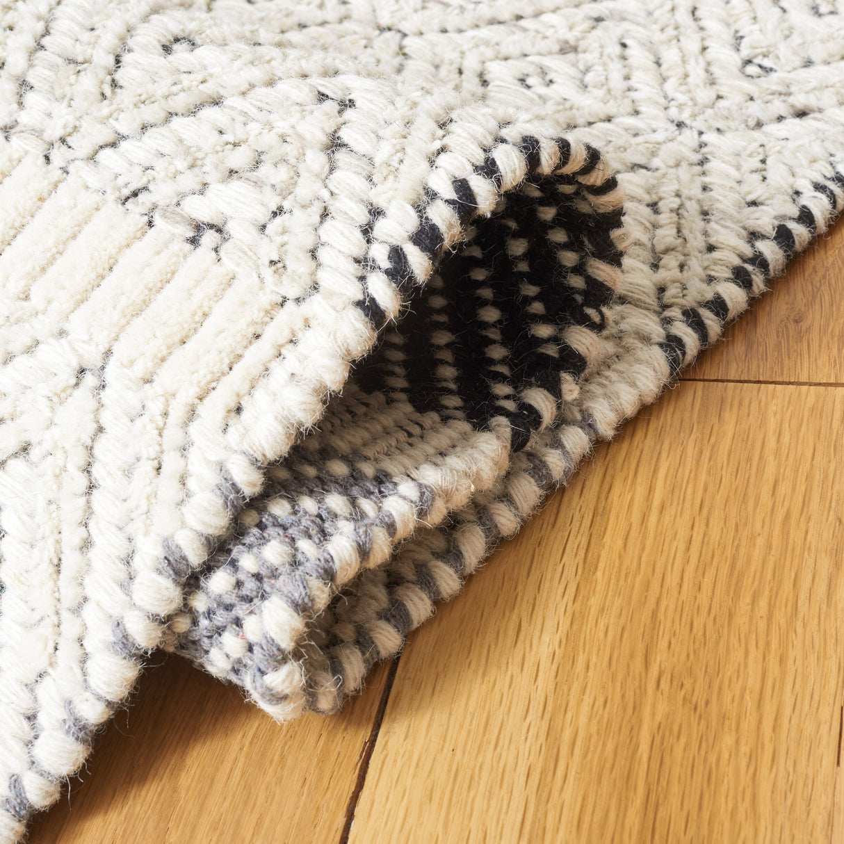 Safavieh Martha Stewart Msr9606A Ivory/Grey Rug.