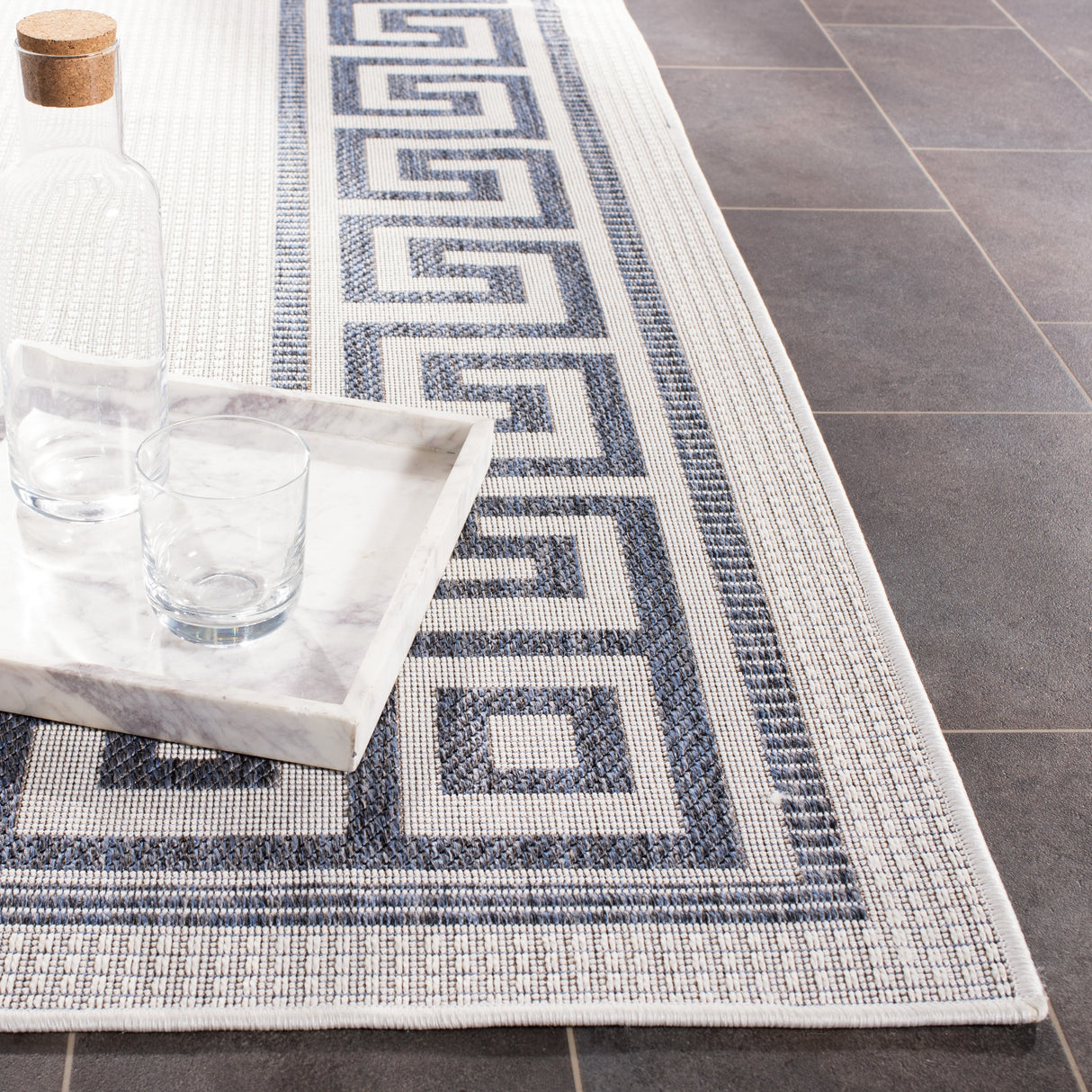 Safavieh Martha Stewart Msro331G Silver/Grey Rugs.