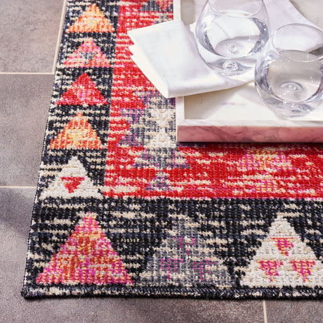 Safavieh Montage Mtg201U Pink/Black Rug.