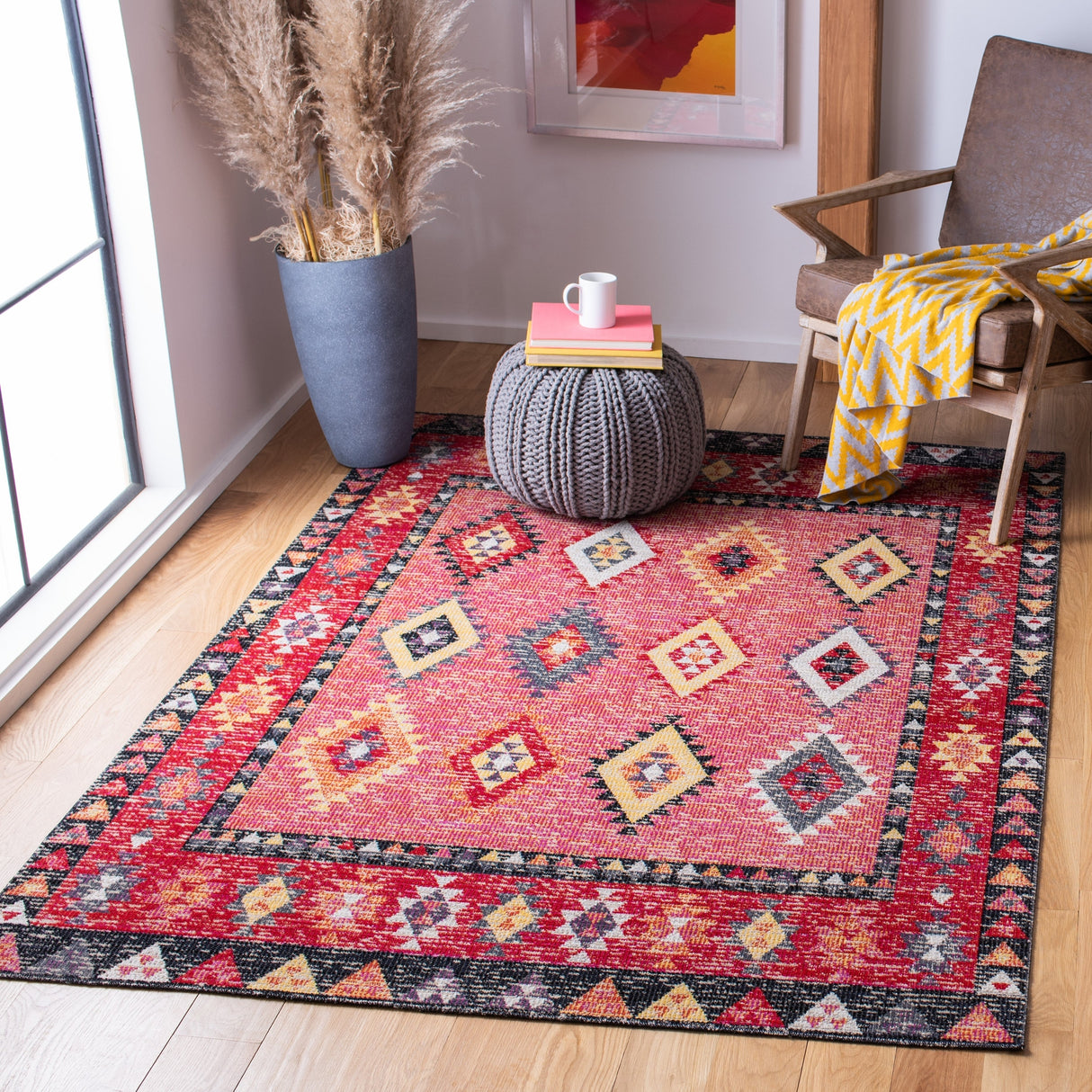 Safavieh Montage Mtg201U Pink/Black Rug.
