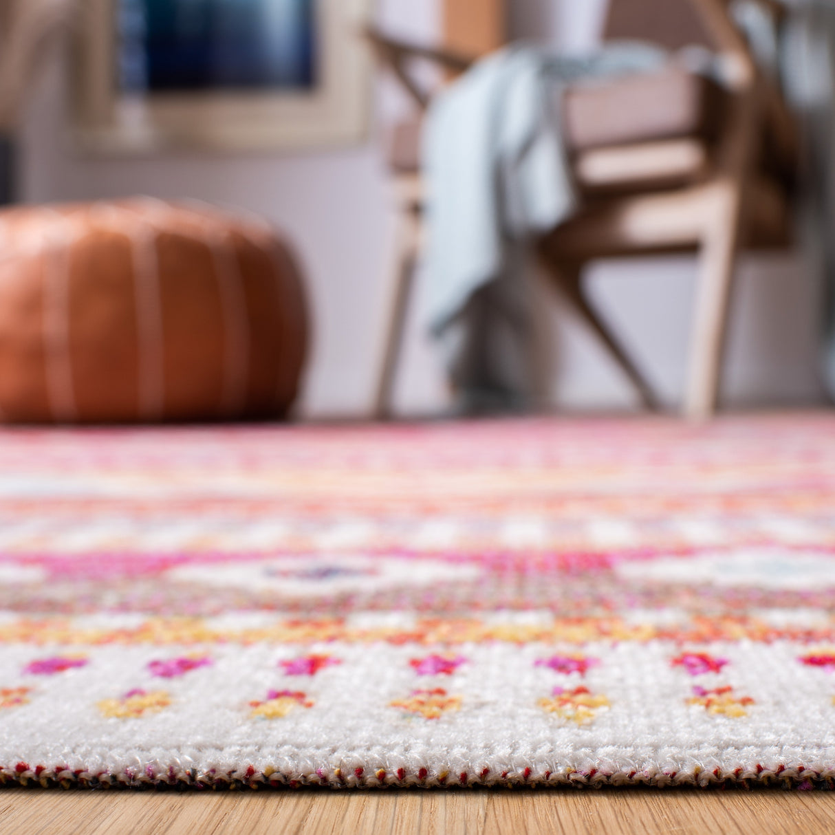 Safavieh Montage Mtg272Q Red/Fuchsia Rug.