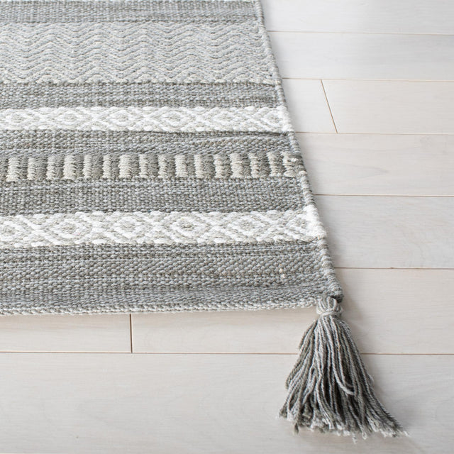 Safavieh Montauk Mtk214F Grey/Ivory Rugs.