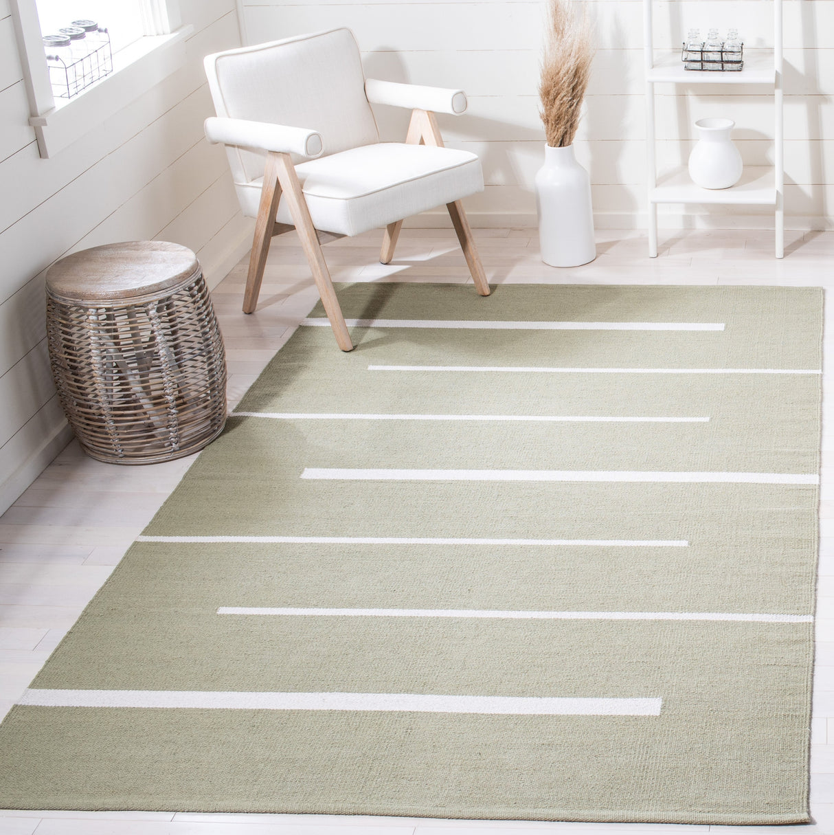 Safavieh Montauk Mtk311W Light Green/Ivory Rugs.