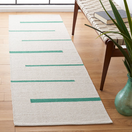 Safavieh Montauk Mtk311X Ivory/Dark Green Rugs.