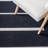 Safavieh Montauk Mtk311Z Black/Ivory Rugs.
