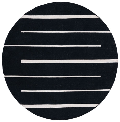 Safavieh Montauk Mtk311Z Black/Ivory Area Rug