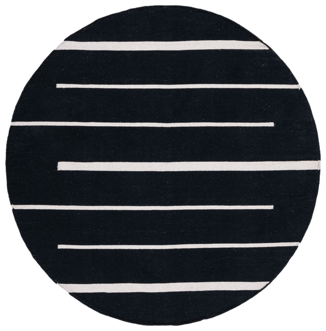 Safavieh Montauk Mtk311Z Black/Ivory Area Rug