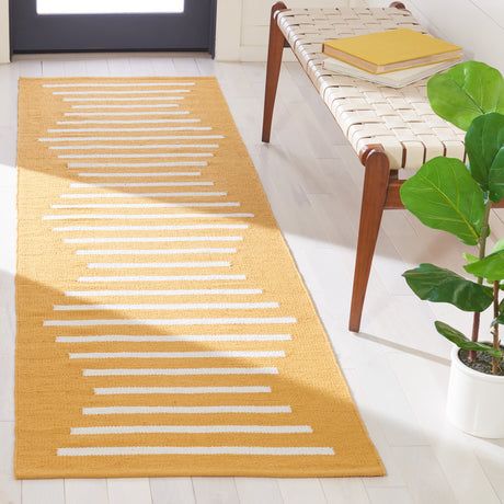 Safavieh Montauk Mtk313D Gold/Ivory Area Rug