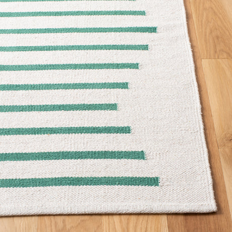 Safavieh Montauk Mtk313X Ivory/Dark Green Area Rug