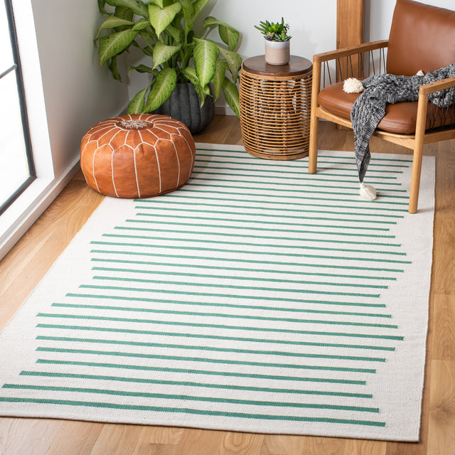 Safavieh Montauk Mtk313X Ivory/Dark Green Area Rug