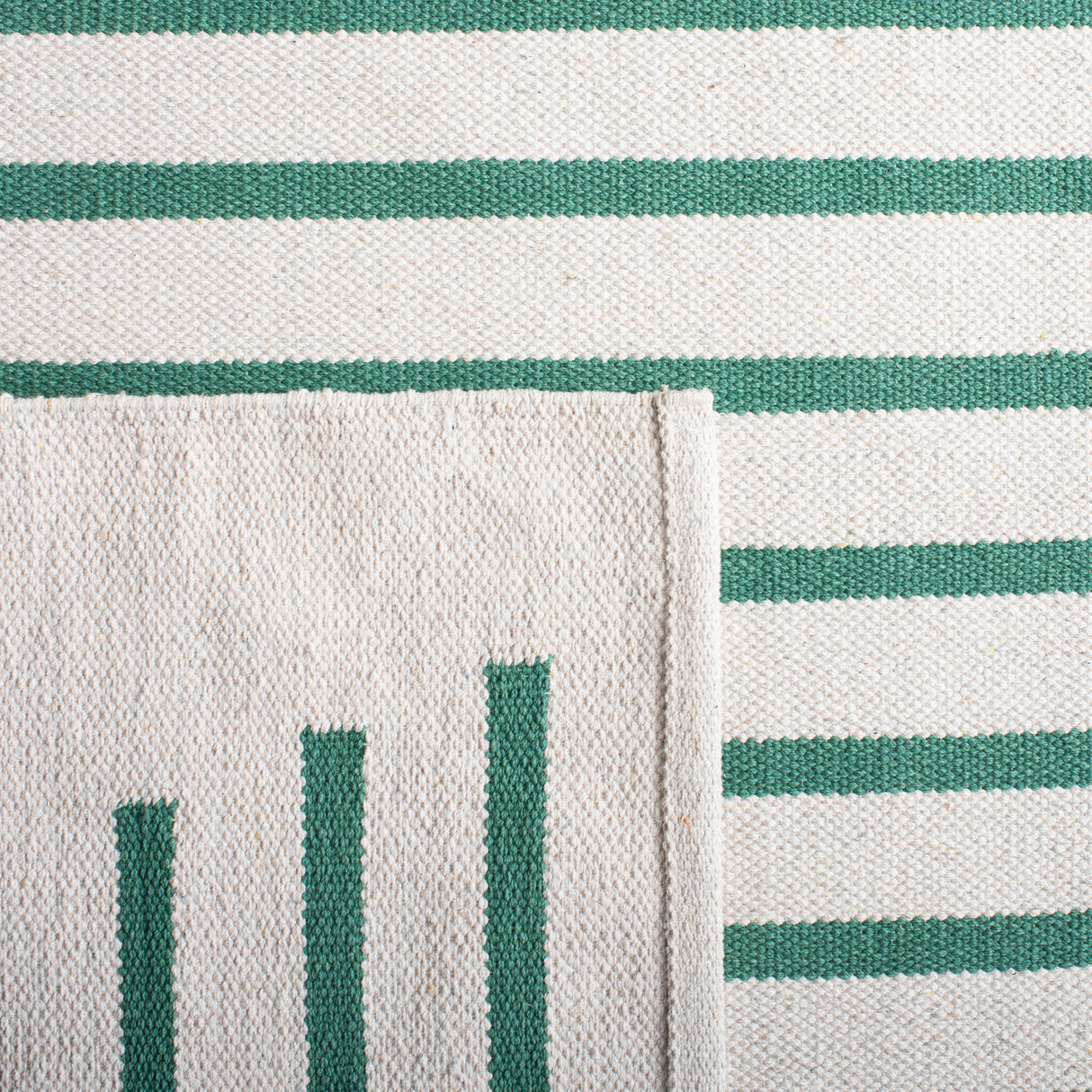 Safavieh Montauk Mtk313X Ivory/Dark Green Rugs.